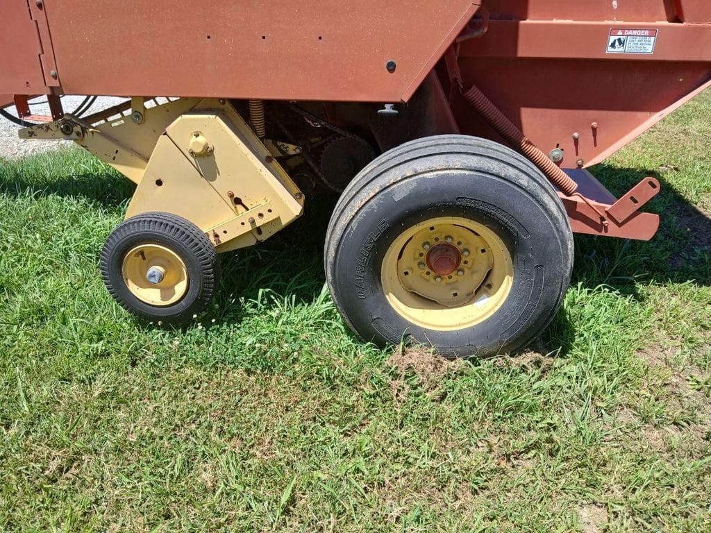 1994 New Holland 650 Equipment Image0