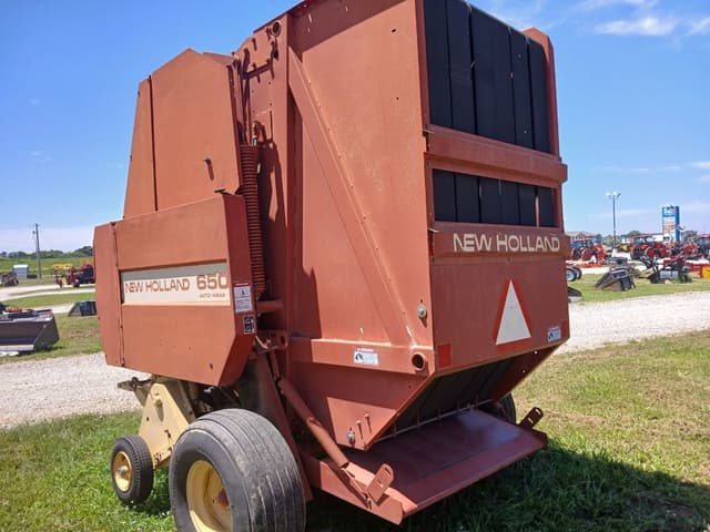 Image of New Holland 650 equipment image 4