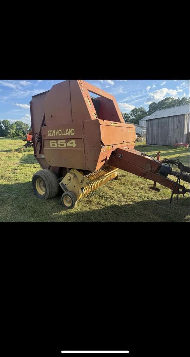 Image of New Holland 654 equipment image 1