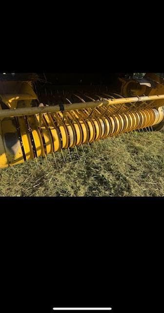 Image of New Holland 654 equipment image 2