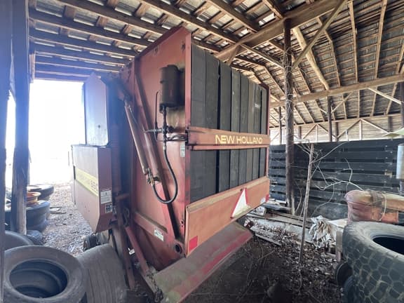 Image of New Holland 660 equipment image 2