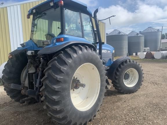 Image of New Holland 8670 equipment image 1