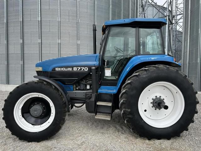 Image of New Holland 8770 equipment image 1