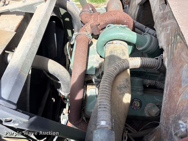 Image of Oshkosh M1070 equipment image 4
