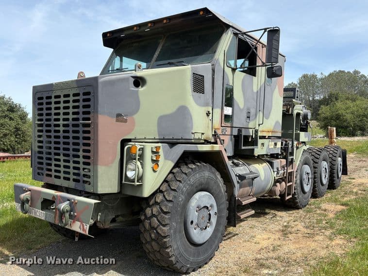 Image of Oshkosh M1070 Primary image