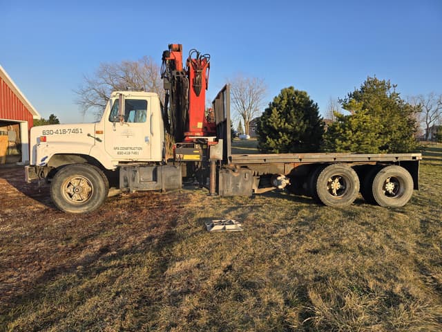 Image of International 2674 equipment image 2