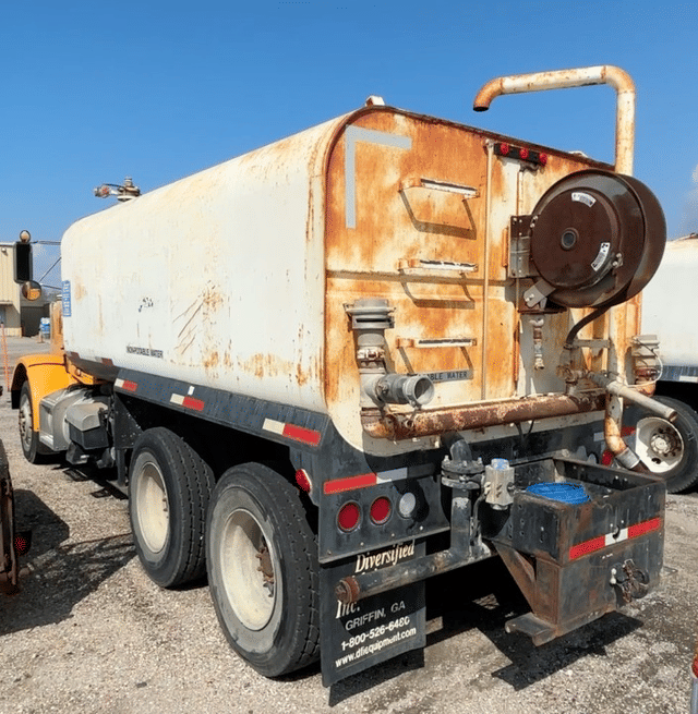 Image of Peterbilt 357 equipment image 4