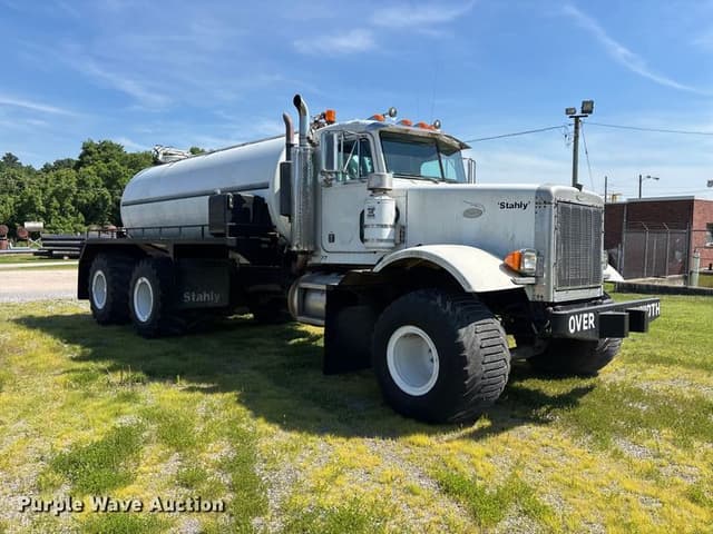 Image of Peterbilt 357 equipment image 2