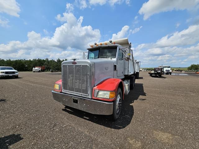 Image of Peterbilt 375 equipment image 1