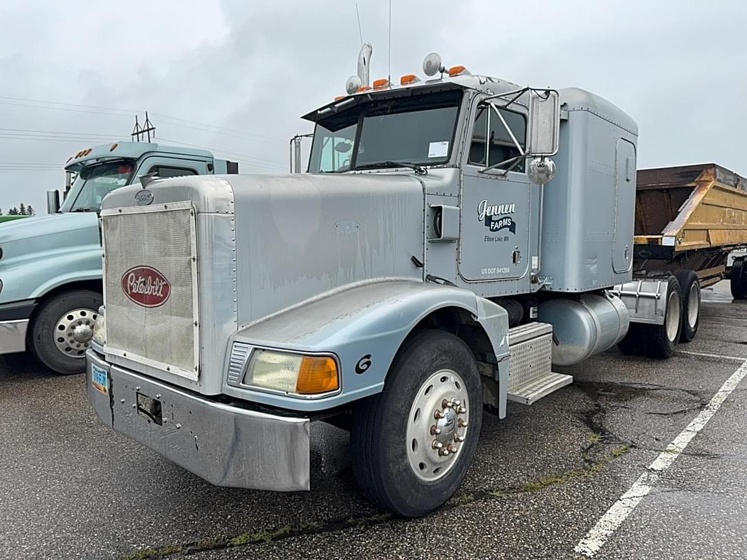 Image of Peterbilt 377 Image 0