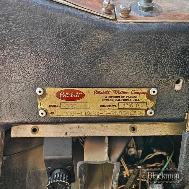 Image of Peterbilt 377 equipment image 2