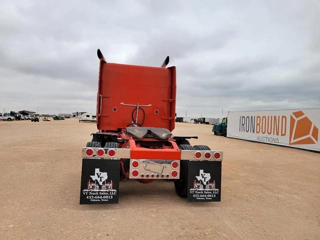 Image of Peterbilt 377 equipment image 3