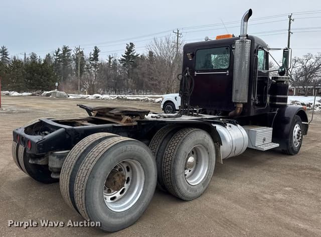 Image of Peterbilt 378 equipment image 4