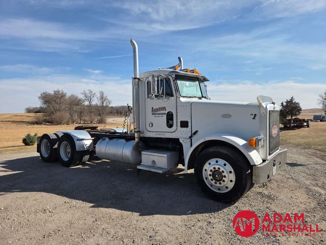 Image of Peterbilt 378 equipment image 1