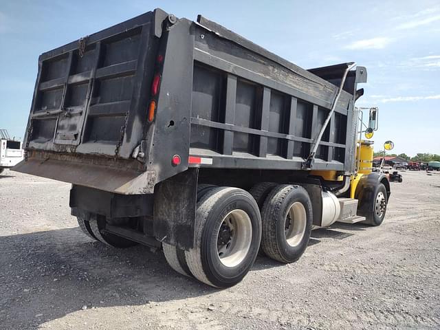 Image of Peterbilt 378 equipment image 4