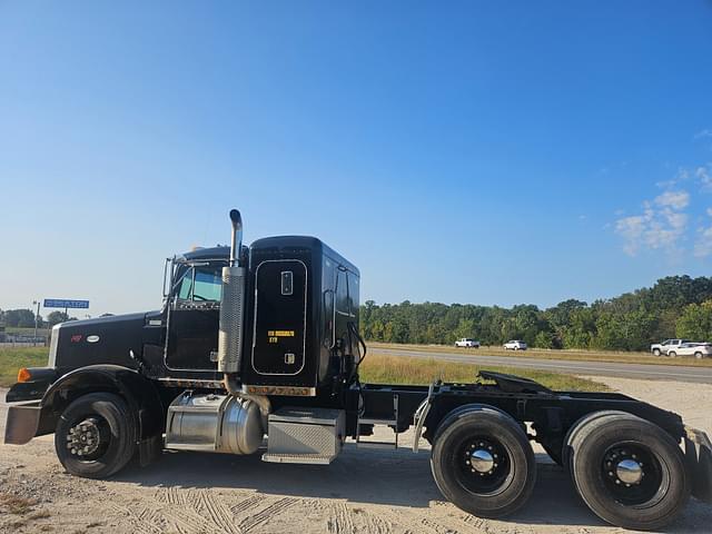 Image of Peterbilt 378 equipment image 4