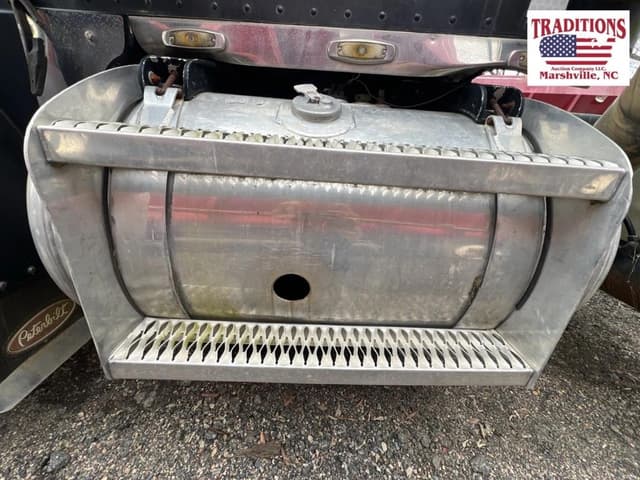 Image of Peterbilt 378 equipment image 3