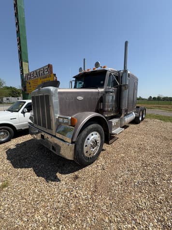 Main image Peterbilt 379