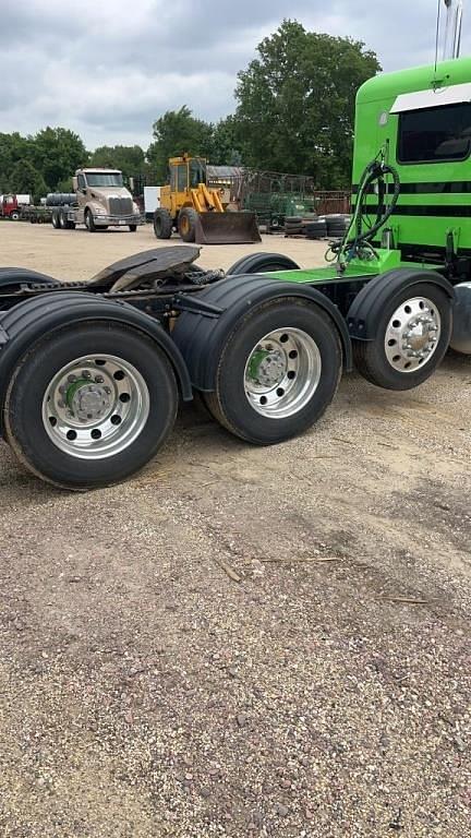 Image of Peterbilt 379EXHD equipment image 4