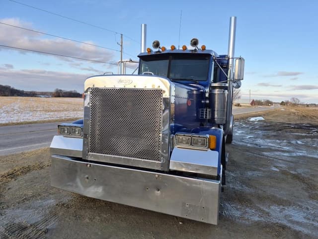 Image of Peterbilt 379 equipment image 3