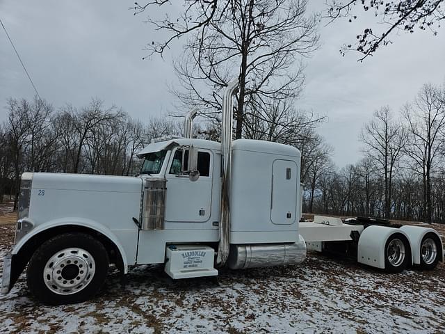 Image of Peterbilt 379 equipment image 4