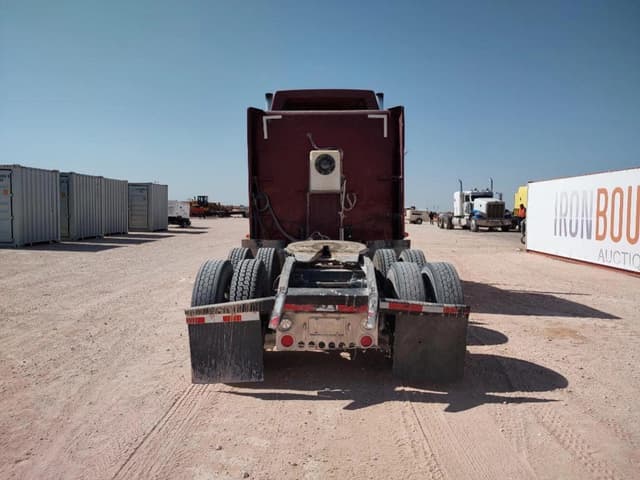 Image of Peterbilt 379 equipment image 3
