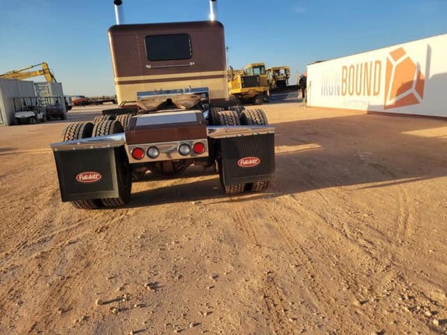 Image of Peterbilt 379 equipment image 3
