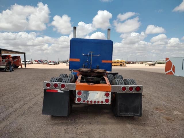 Image of Peterbilt 379 equipment image 3