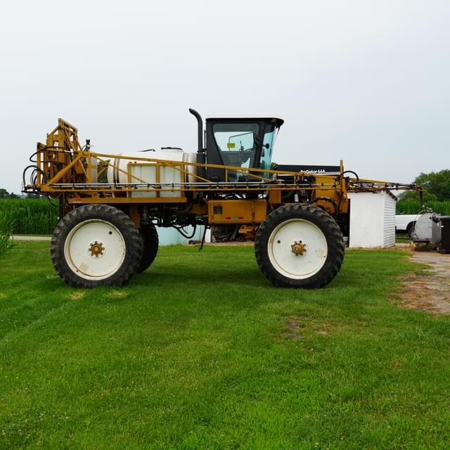 Image of Ag-Chem RoGator 664 equipment image 4