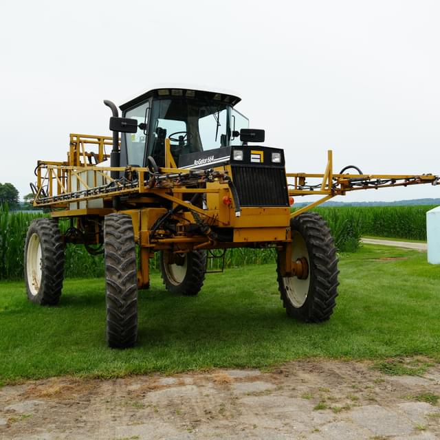 Image of Ag-Chem RoGator 664 equipment image 2