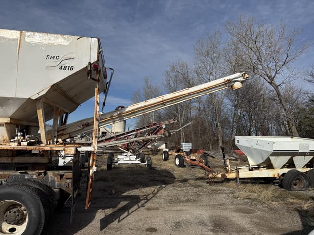 Image of Peterbilt 377 equipment image 3