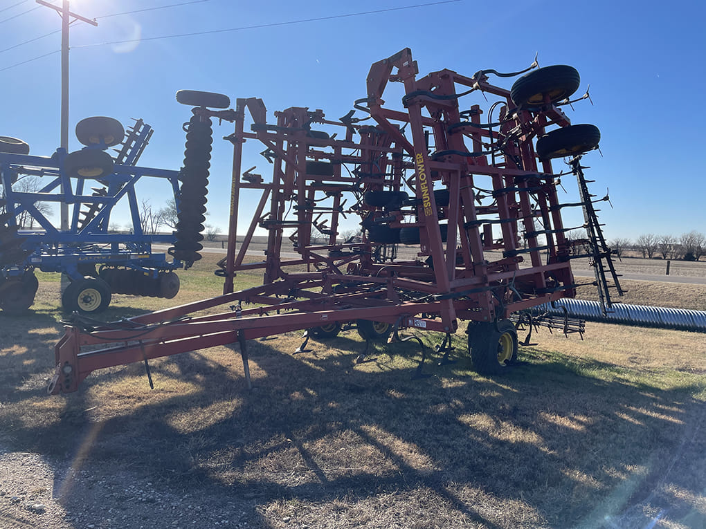 Sunflower 5452 Equipment Image0