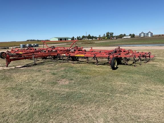 1994 Sunflower 5632 Equipment Image0