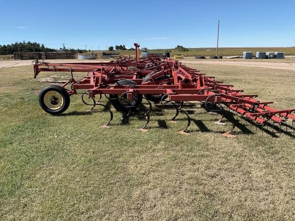 Image of Sunflower 5632 equipment image 1