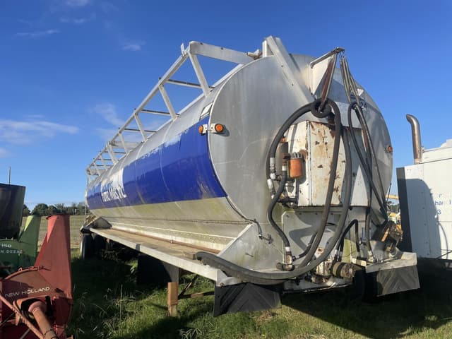 Image of Warren Feed Trailer equipment image 4
