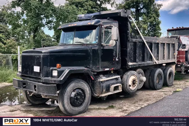Image of White GMC Autocar equipment image 2