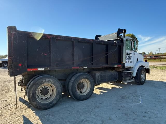 Image of White GMC equipment image 4