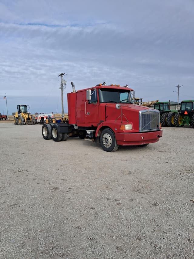 Image of White GMC WIA64T equipment image 1