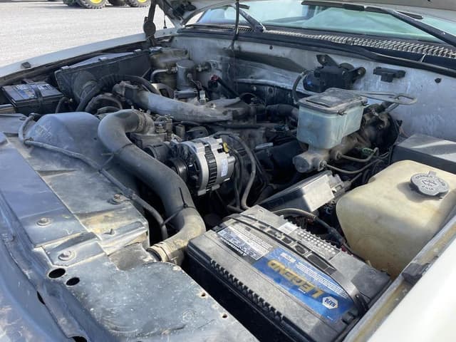 Image of GMC 3500HD equipment image 4