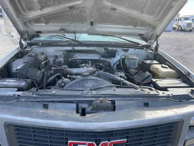 Image of GMC 3500HD equipment image 2