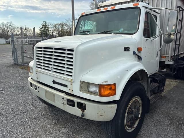 Image of International 4900 equipment image 4