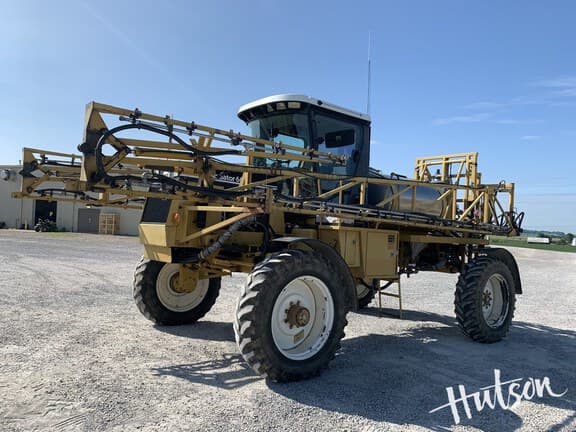 Image of Ag-Chem RoGator 664 equipment image 1
