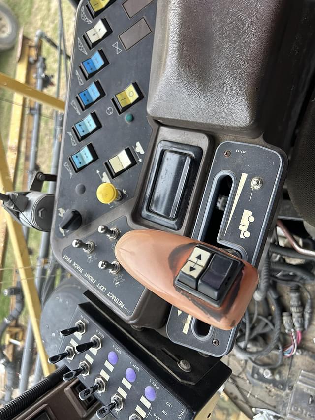 Image of Ag-Chem RoGator 854 equipment image 4