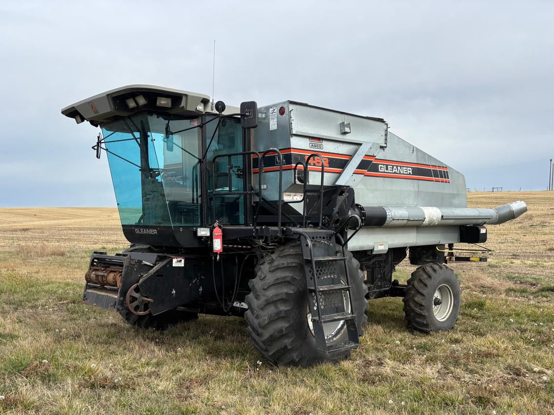 Image of Gleaner R62 Primary image