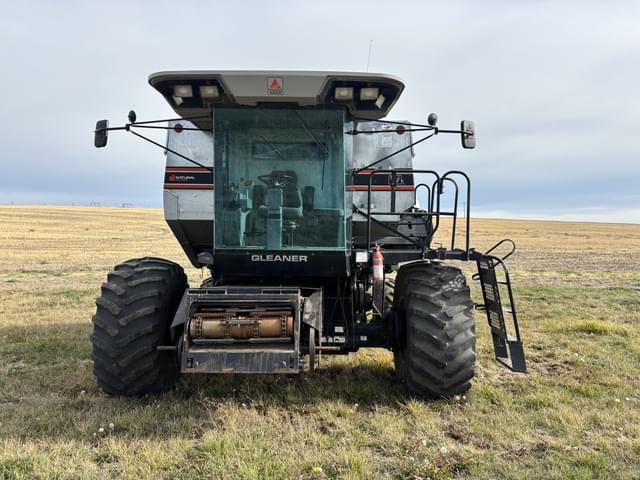 Image of Gleaner R62 equipment image 1