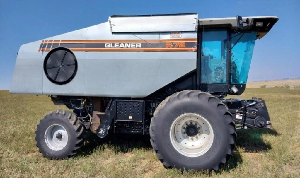 Image of Gleaner R72 Primary image