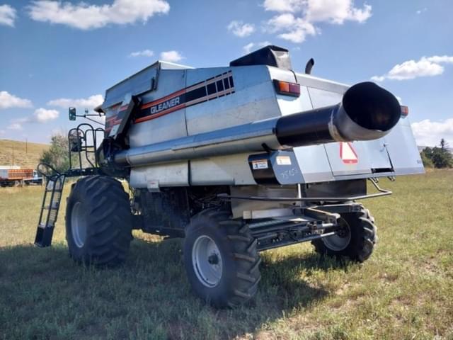 Image of Gleaner R72 equipment image 4