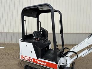 Main image Bobcat 320 30