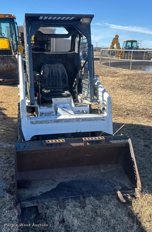 Image of Bobcat 553 equipment image 1
