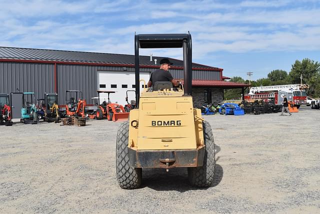 Image of Bomag BW172D equipment image 3